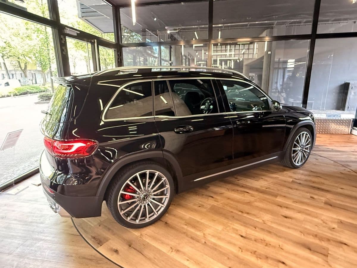 Mercedes-Benz GLB 35 AMG — foto 5